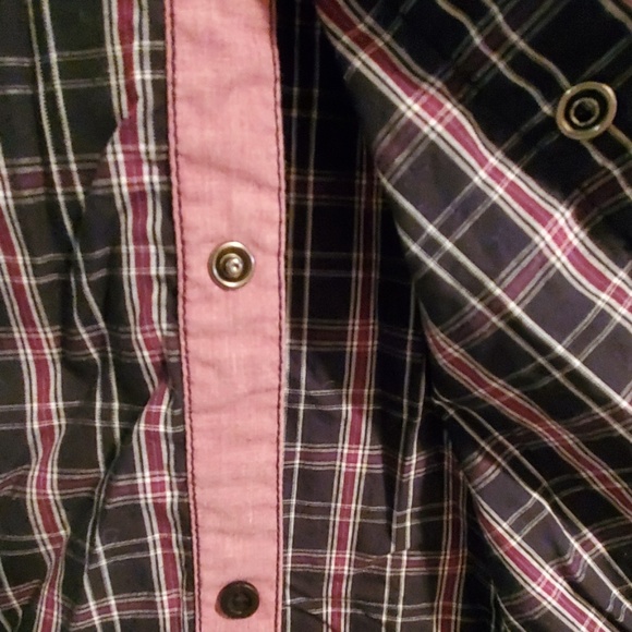 Short sleeve - button down - Men's Large - Picture 3 of 4